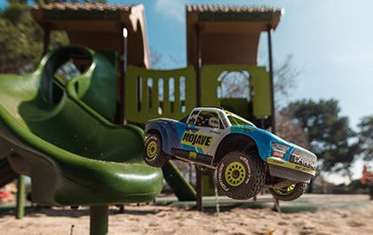 MOJAVE GROM 4x4 SMART Small Scale Desert Truck (Blue/White) - Xtreme RC