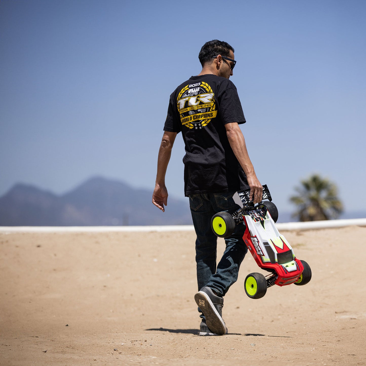 8IGHT-XTE Electric RTR: 1/8 4WD Truggy - Xtreme RC