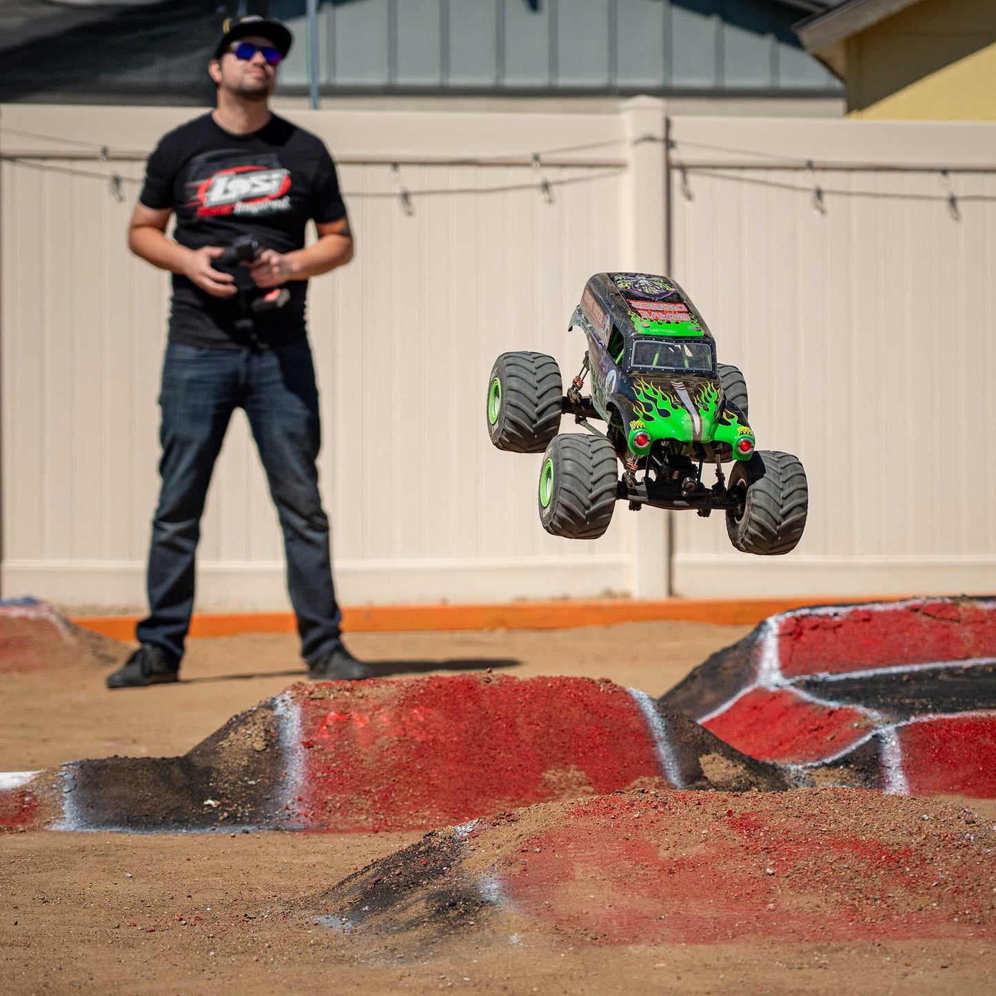 LMT 2.0: 4wd Solid Axle Monster Truck RTR - Grave Digger - Xtreme RC