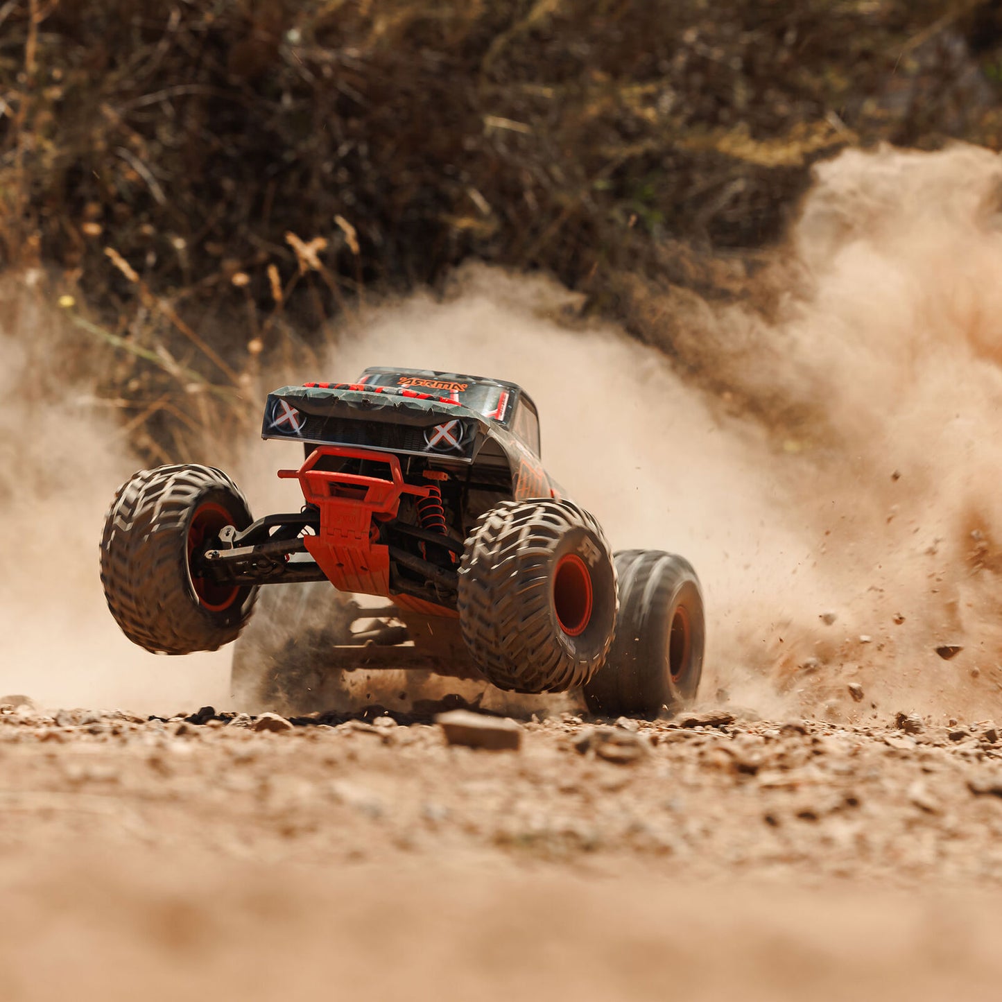 1/10 QUAKE 223S 2WD RTR Brushless Monster Truck, Green