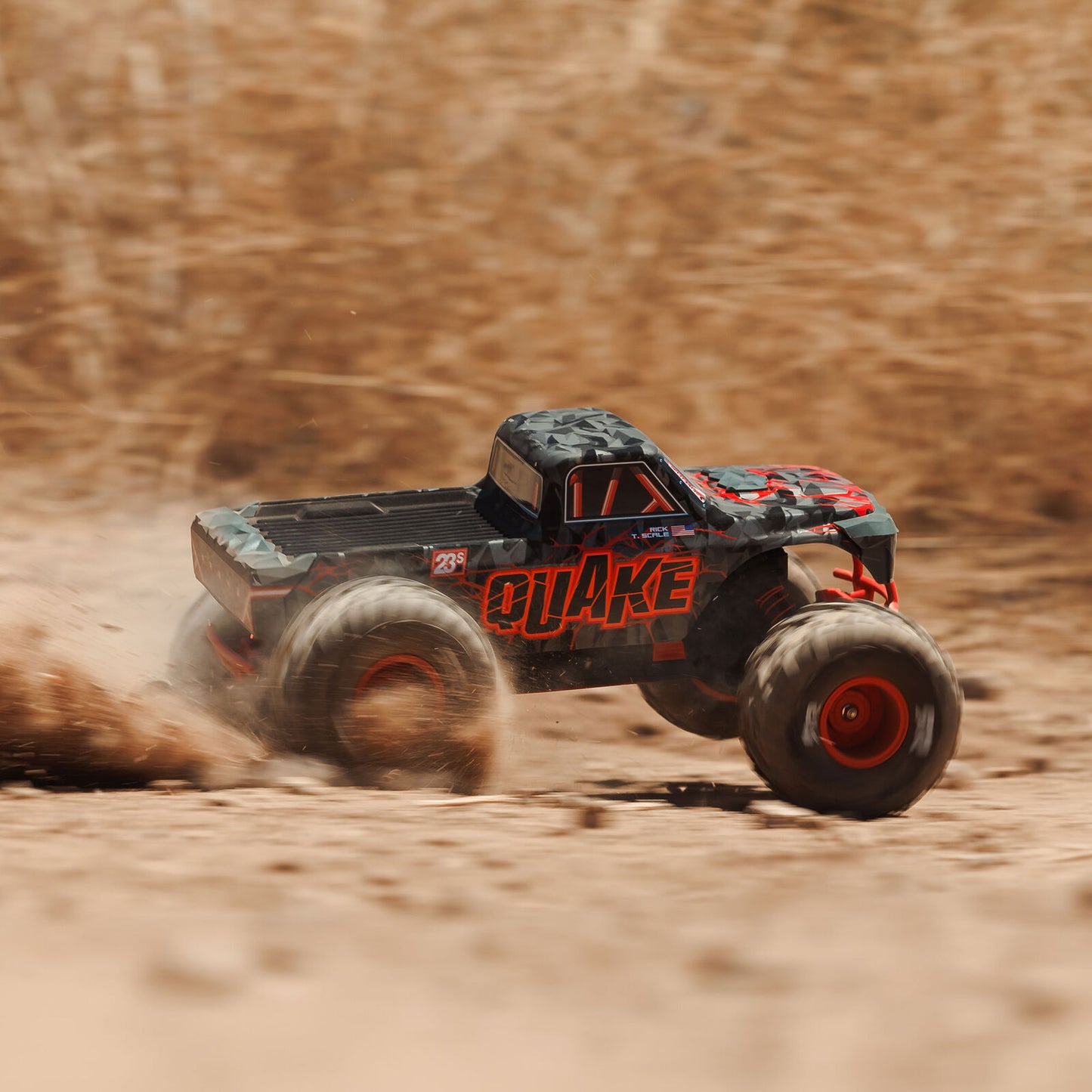 1/10 QUAKE 223S 2WD RTR Brushless Monster Truck, Green