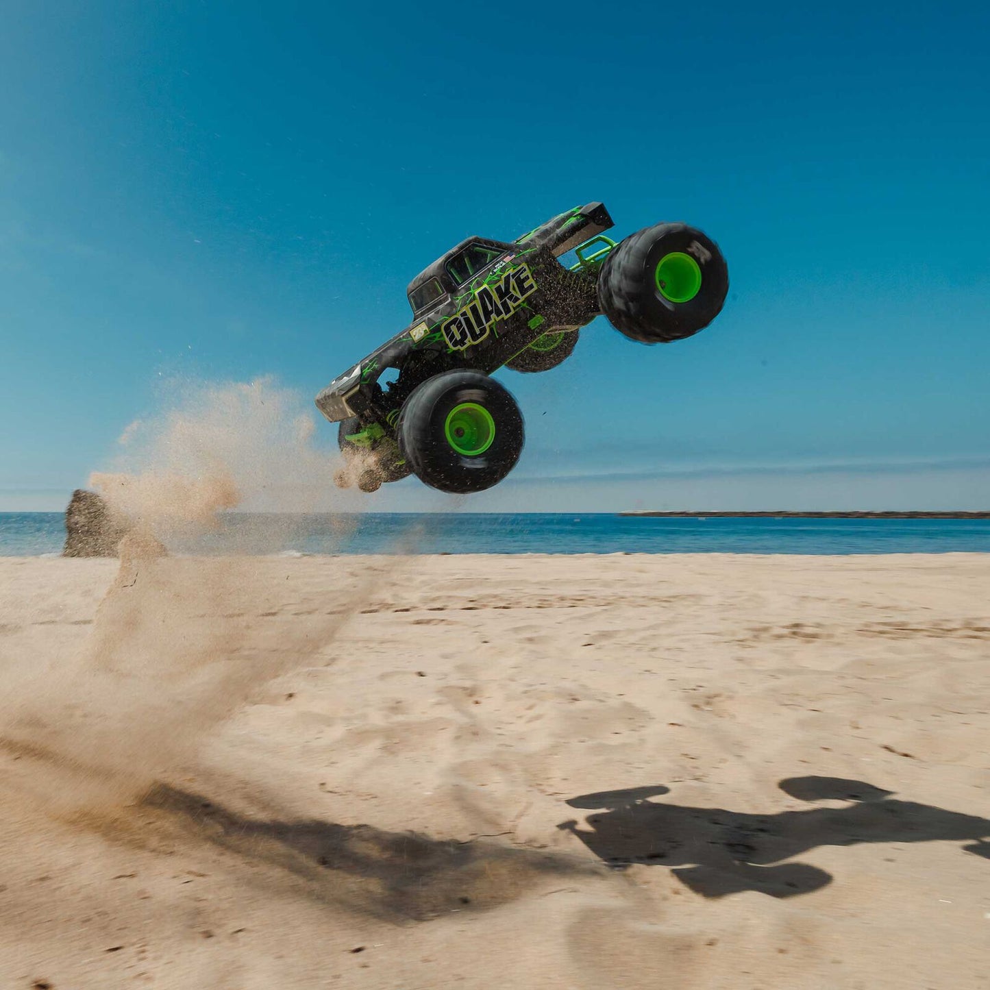 1/10 QUAKE 223S 2WD RTR Brushless Monster Truck, Green
