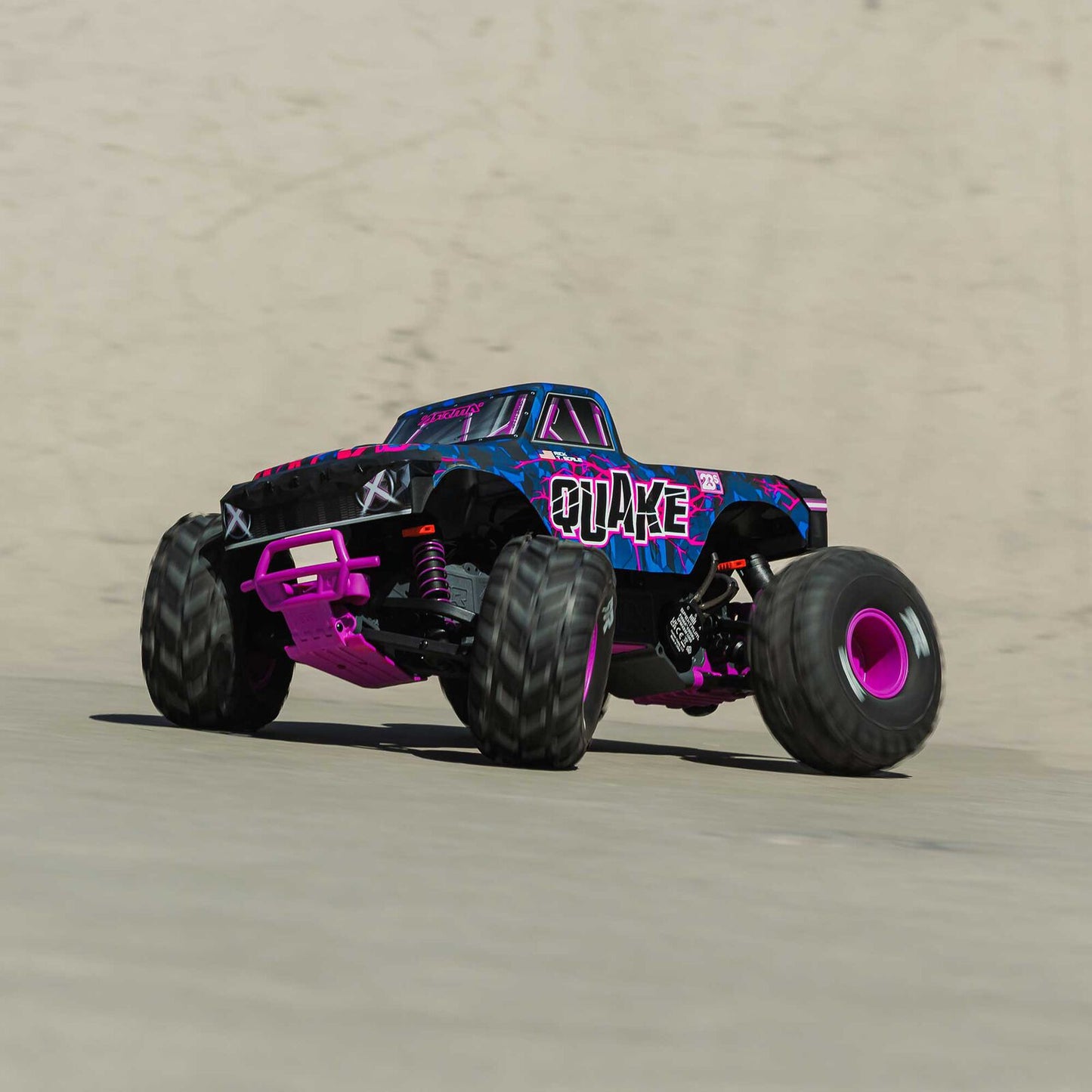1/10 QUAKE 223S 2WD RTR Brushless Monster Truck, Green
