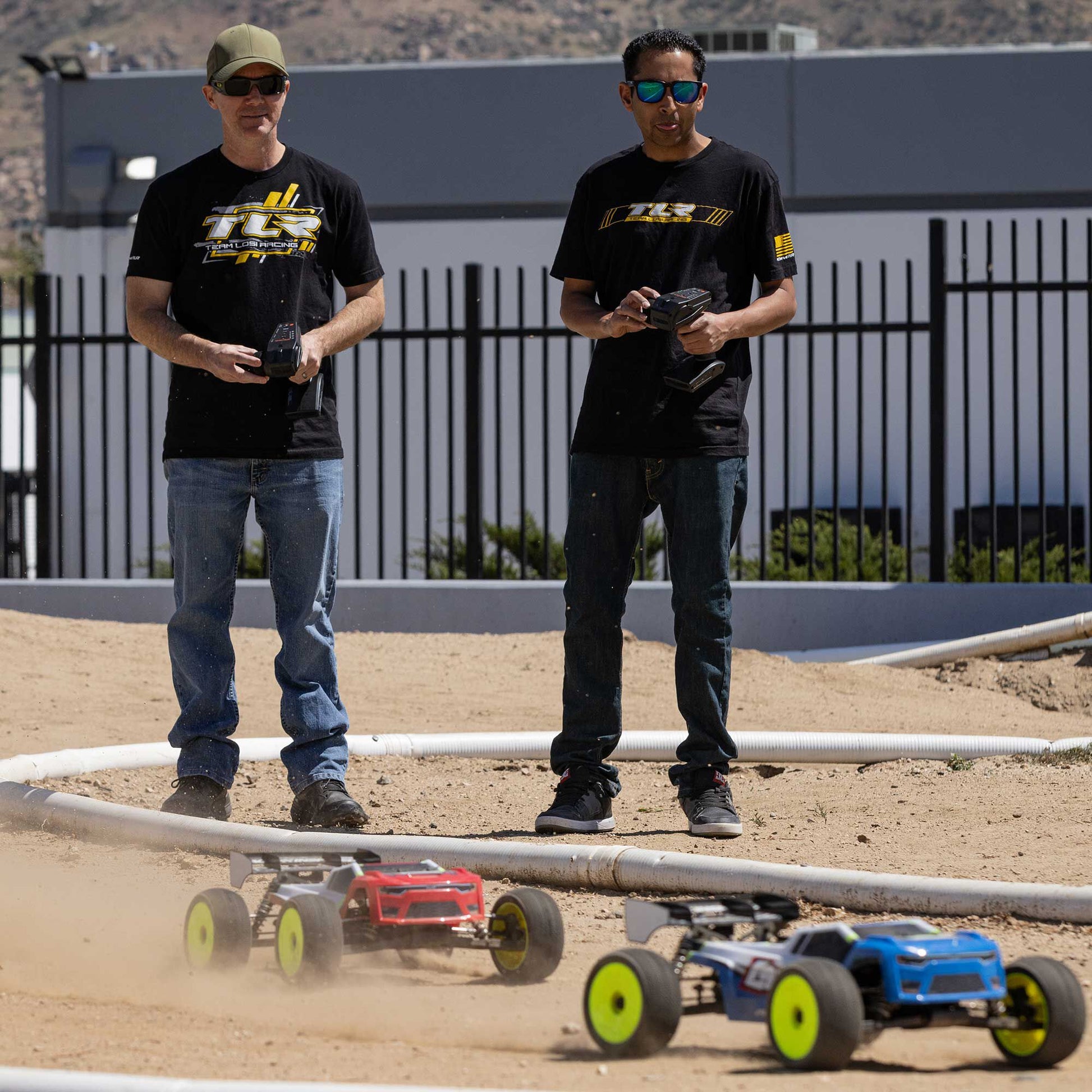 8IGHT-XTE Electric RTR: 1/8 4WD Truggy - Xtreme RC